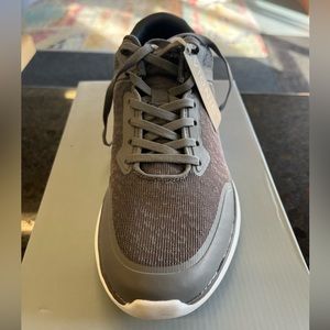 Vionic Landon Charcoal orthotic Men’s shoe. Size 8.5